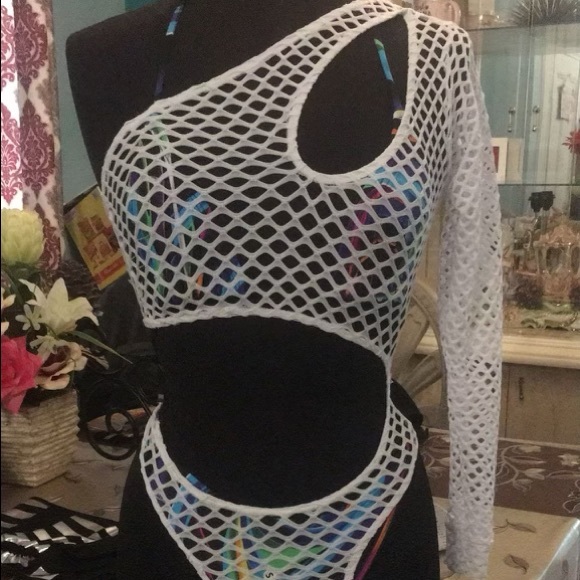 All white one piece - Picture 3 of 3